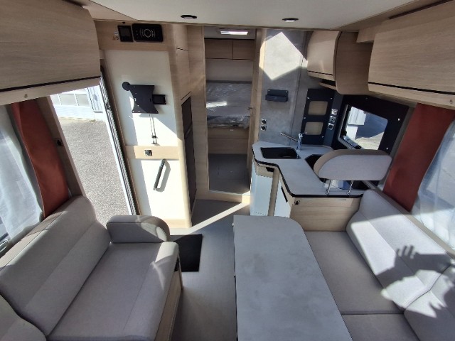 Rapido 696 F — Fiat (2025)