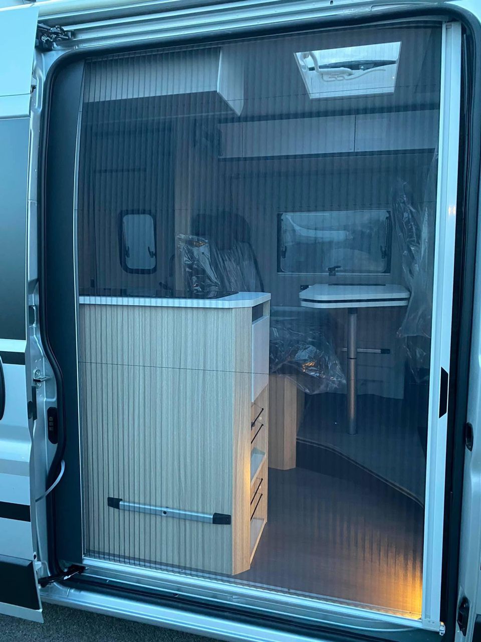 ADRIA TWIN PLUS 600 SPB SILVER 2022